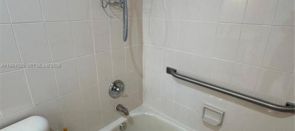 3 dormitorios villa en venta en Miami, Miami-Dade, Florida, USA № 615643 3