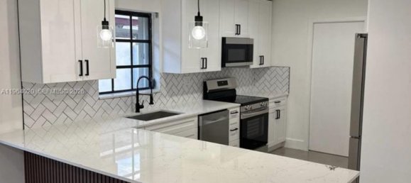 3 dormitorios villa en venta en Miami, Miami-Dade, Florida, USA № 615643 21
