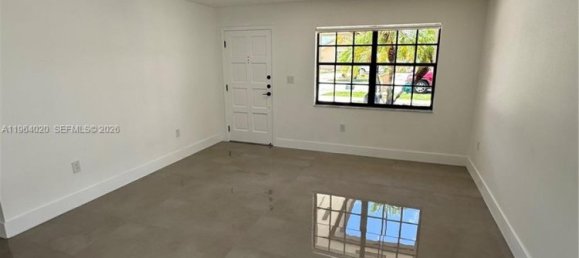 3 dormitorios villa en venta en Miami, Miami-Dade, Florida, USA № 615643 8