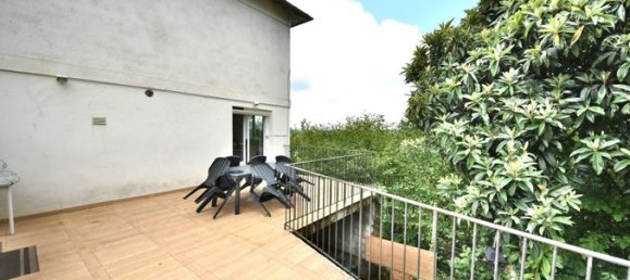 3 bedrooms House in Allassac, France No. 314202 2