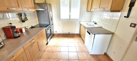 3 bedrooms House in Allassac, France No. 314202 4