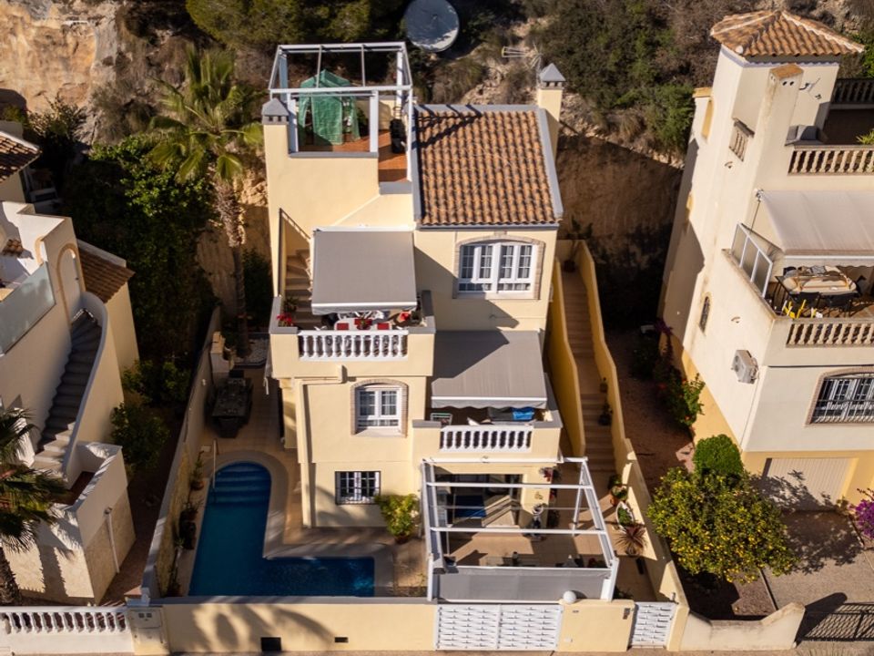 4 bedrooms Villa in Alicante, Spain No. 177119