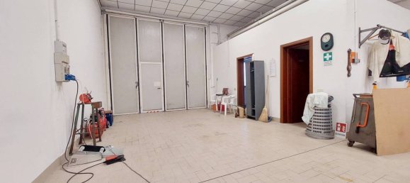 2-salle Entrepôt à Guastalla, Italy No. 157300 2