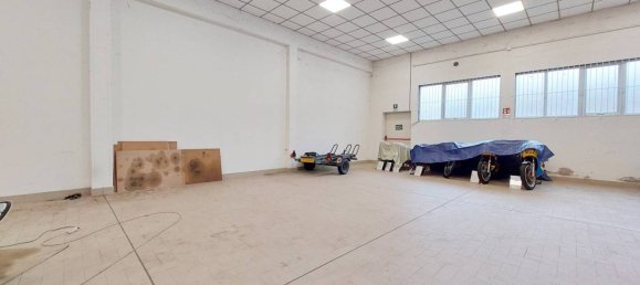 2-salle Entrepôt à Guastalla, Italy No. 157300 7