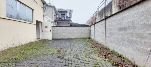 2-salle Entrepôt à Guastalla, Italy No. 157300 8