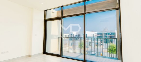 4 bedrooms Villa in Abu Dhabi, UAE No. 47583 34