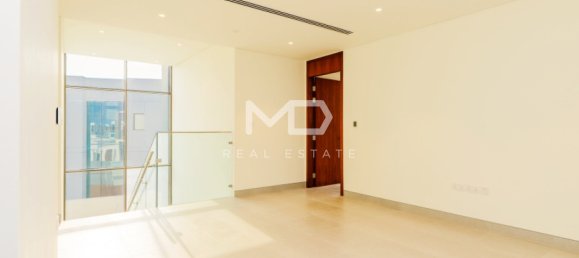 4 bedrooms Villa in Abu Dhabi, UAE No. 47583 22