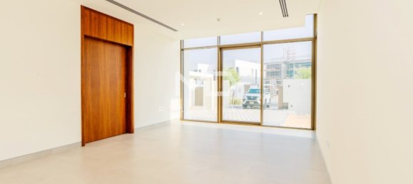 4 bedrooms Villa in Abu Dhabi, UAE No. 47583 18