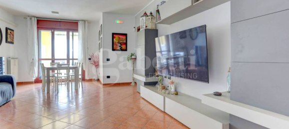 3 bedrooms Apartment in Latina, Italy No. 285381 3