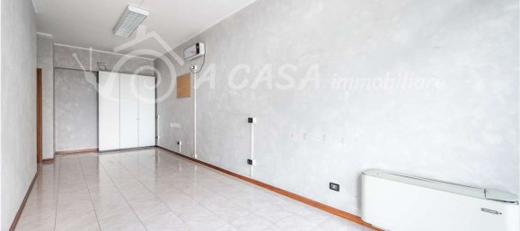 53m² Commercial property in Noceto, Italy No. 88387 5