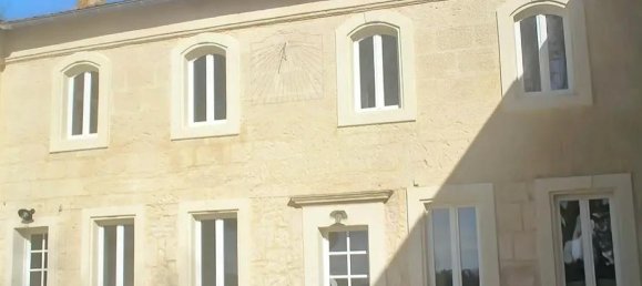 Studio in Arles, France No. 206664 6