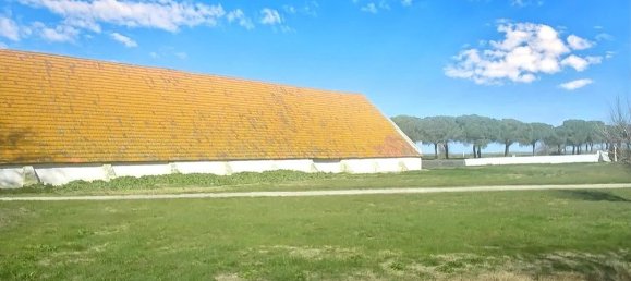 Studio in Arles, France No. 206664 8