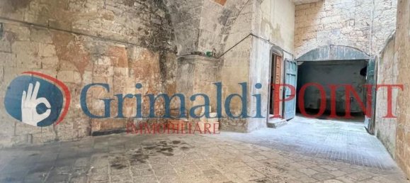 15 rooms House in Lecce, Italy No. 9284 25
