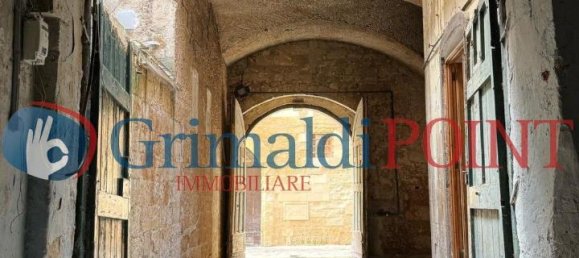 15 rooms House in Lecce, Italy No. 9284 45