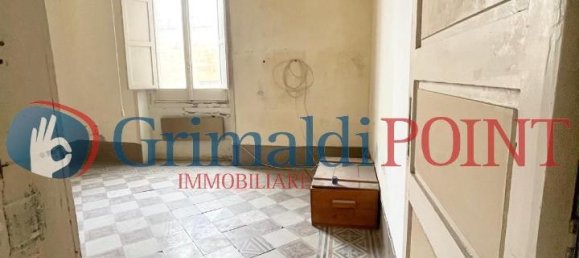 15 rooms House in Lecce, Italy No. 9284 6