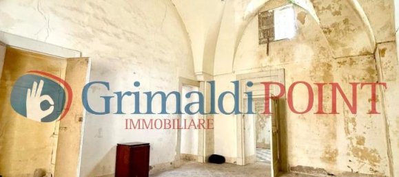 15 rooms House in Lecce, Italy No. 9284 8