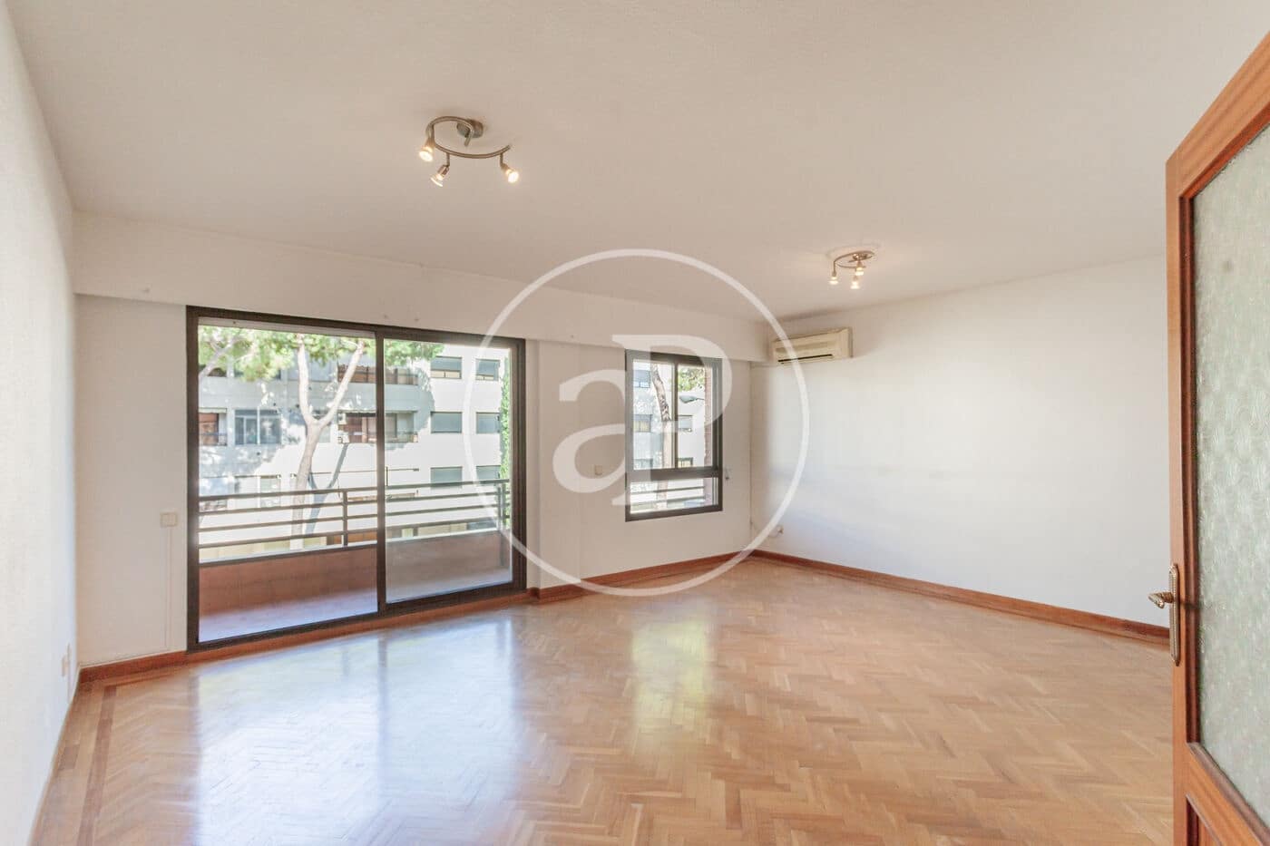 4 bedrooms Apartment in Pozuelo de Alarcon, Spain No. 243553