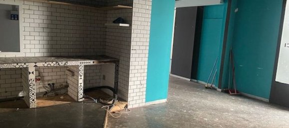 174m² Commercial property in Verona, Italy No. 260690 2