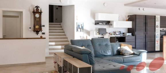 2 Schlafzimmer Villa in Gaggio Montano, Italy, Nr. 317403 4