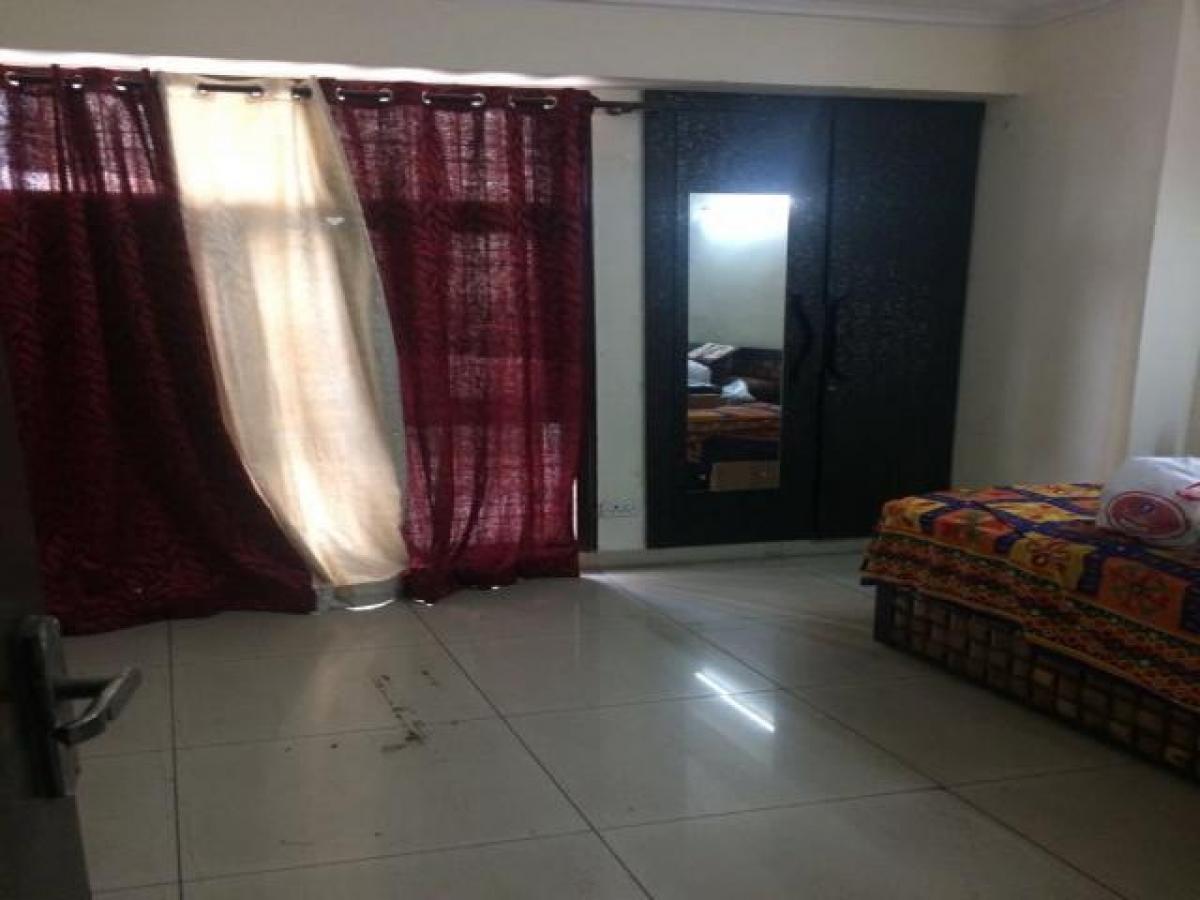 2 bedrooms House in Ghaziabad, India No. 26797