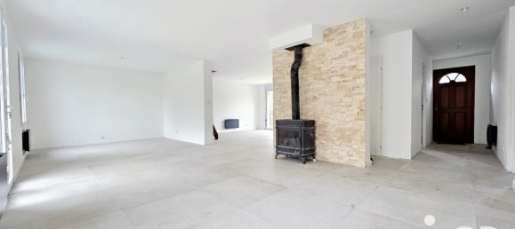 3 bedrooms House in Checy, France No. 49250 21