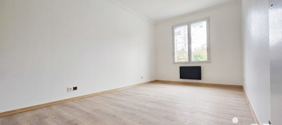 3 bedrooms House in Checy, France No. 49250 31