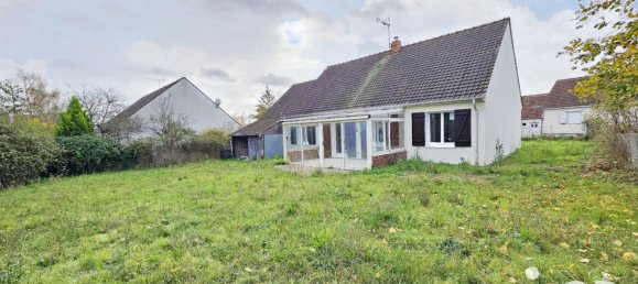 3 bedrooms House in Checy, France No. 49250 4