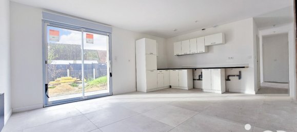 3 bedrooms House in Checy, France No. 49250 14