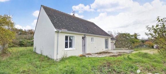 3 bedrooms House in Checy, France No. 49250 5