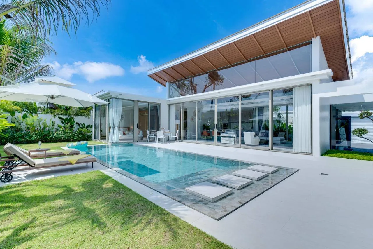 Villa de 3 dormitorios en Phuket, Thailand No. 74149