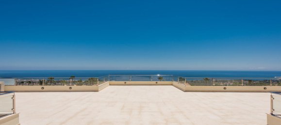 7 bedrooms Villa in Marbella, Spain No. 22215 11