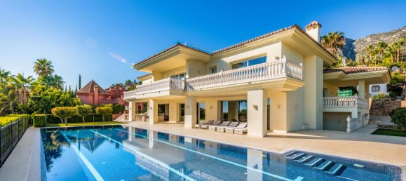 7 bedrooms Villa in Marbella, Spain No. 22215 13