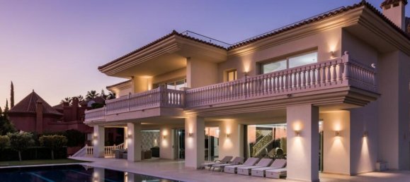 7 bedrooms Villa in Marbella, Spain No. 22215 20