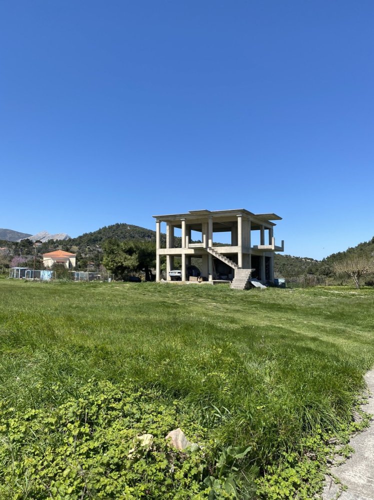 Коммерческая недвижимость 200м² в Кими, Греция № 3473