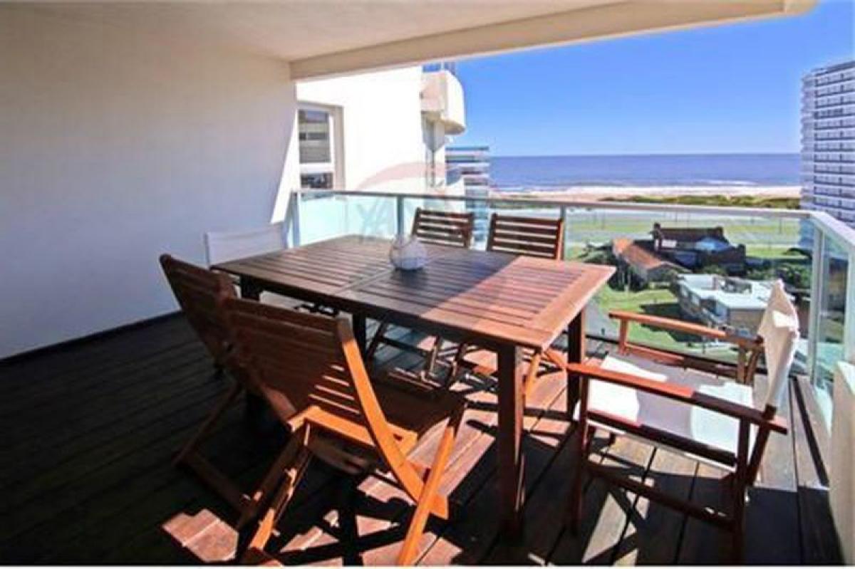 4 bedrooms Apartment in Punta del Este, Uruguay No. 3188