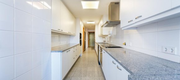 3 bedrooms Apartment in Porto, Portugal No. 97387 9