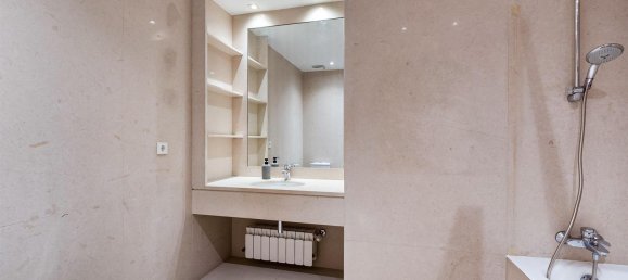 3 bedrooms Apartment in Porto, Portugal No. 97387 24