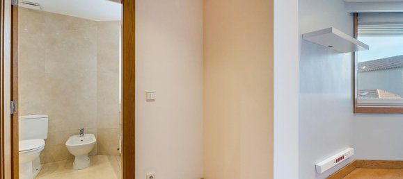 3 bedrooms Apartment in Porto, Portugal No. 97387 19