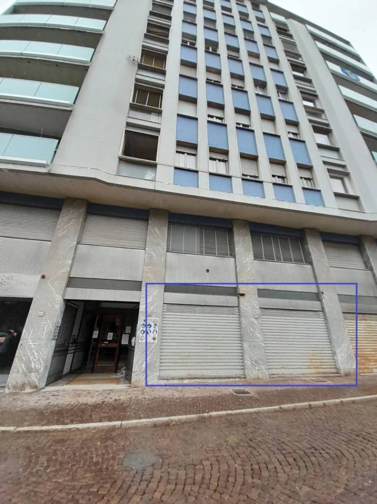 1-Zimmer Gewerbliche Immobilie in Borgosesia, Italy, Nr. 355658