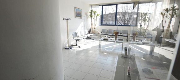 Apartamento de 5 habitaciónes en Lucca, Italy No. 79210 4