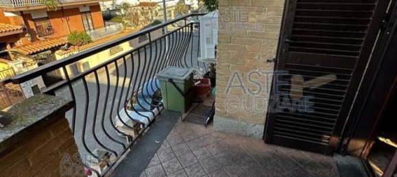 3 rooms Apartment in Rome, Italy No. 189940 8