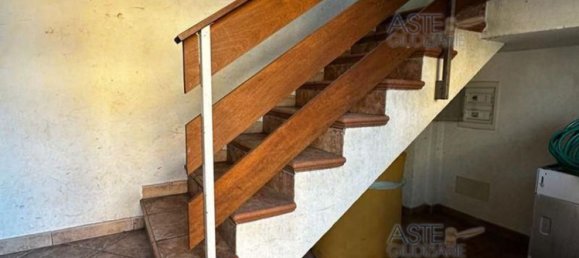 3 rooms Apartment in Rome, Italy No. 189940 2