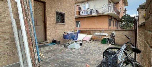 3 rooms Apartment in Rome, Italy No. 189940 3