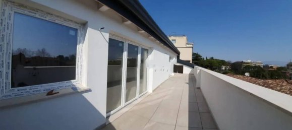 Ático de 3 habitaciónes en Udine, Italy No. 303641 3