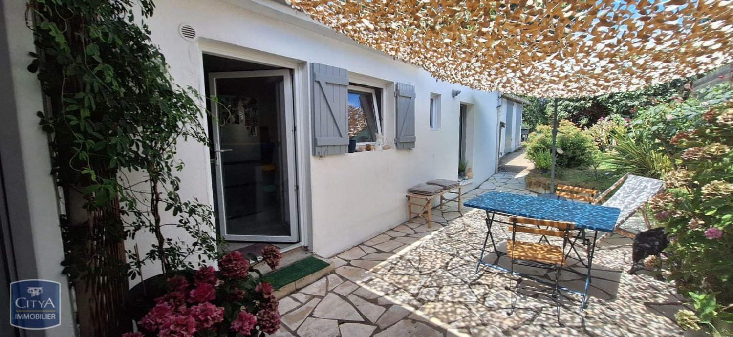 3 bedrooms House in Guerande, France No. 299985