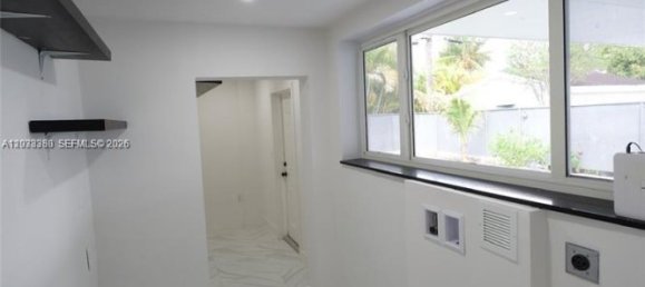 2 dormitorios villa en alquiler en Miami, Miami-Dade, Florida, USA № 614922 3