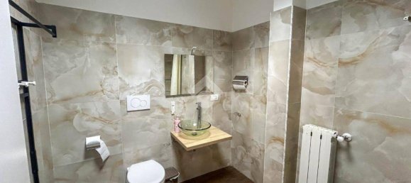 Oficina de 2 habitaciónes en Vimercate, Italy No. 120583 11