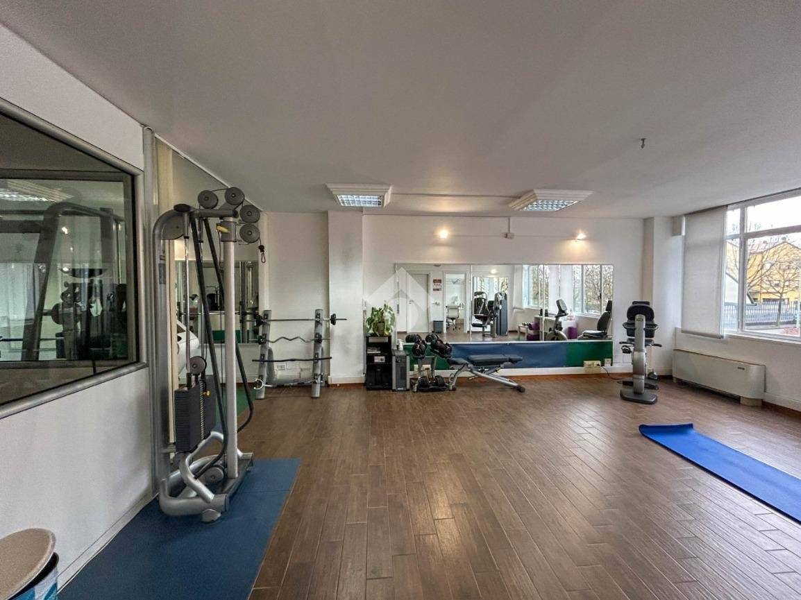 Oficina de 2 habitaciónes en Vimercate, Italy No. 120583