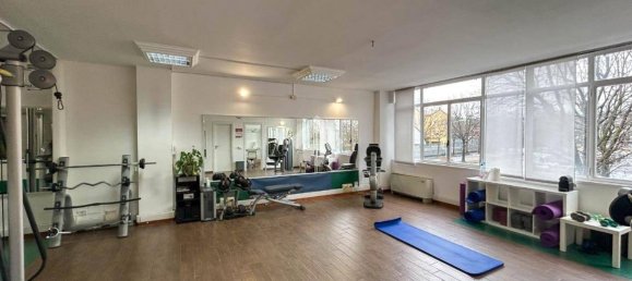 Oficina de 2 habitaciónes en Vimercate, Italy No. 120583 8