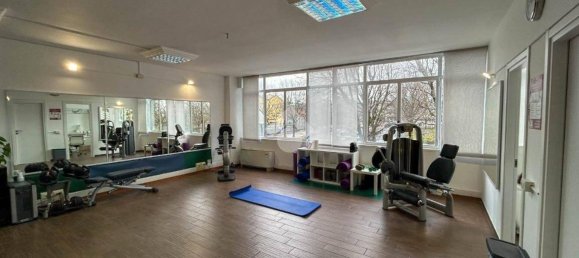 Oficina de 2 habitaciónes en Vimercate, Italy No. 120583 4